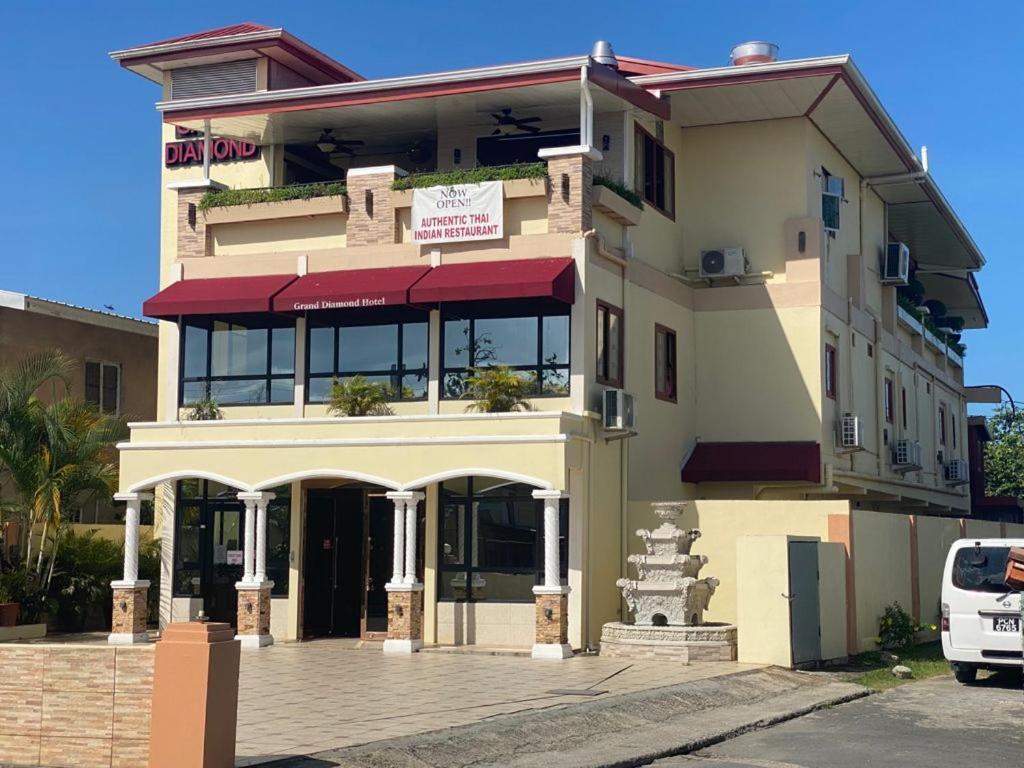Grand Diamond Hotel Trinidad Piarco Екстериор снимка