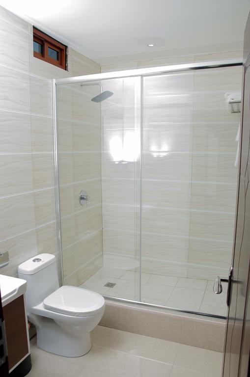 Grand Diamond Hotel Trinidad Piarco Екстериор снимка