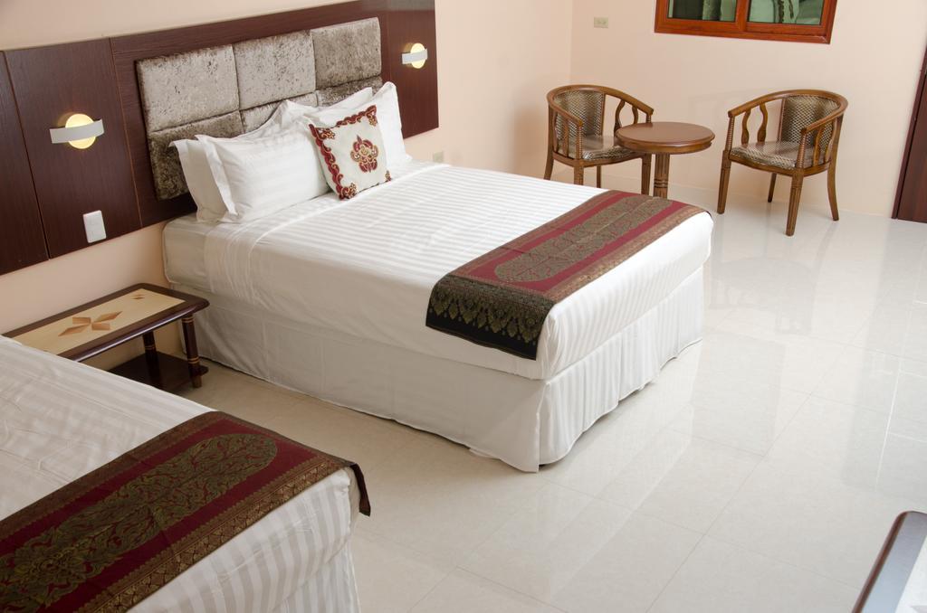 Grand Diamond Hotel Trinidad Piarco Екстериор снимка