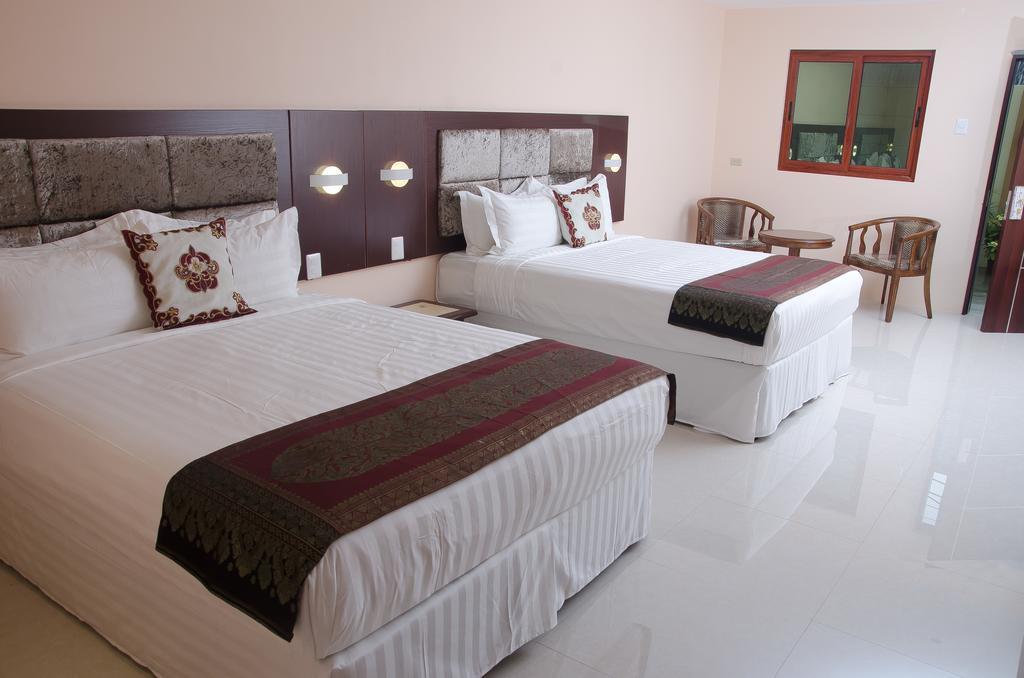 Grand Diamond Hotel Trinidad Piarco Екстериор снимка
