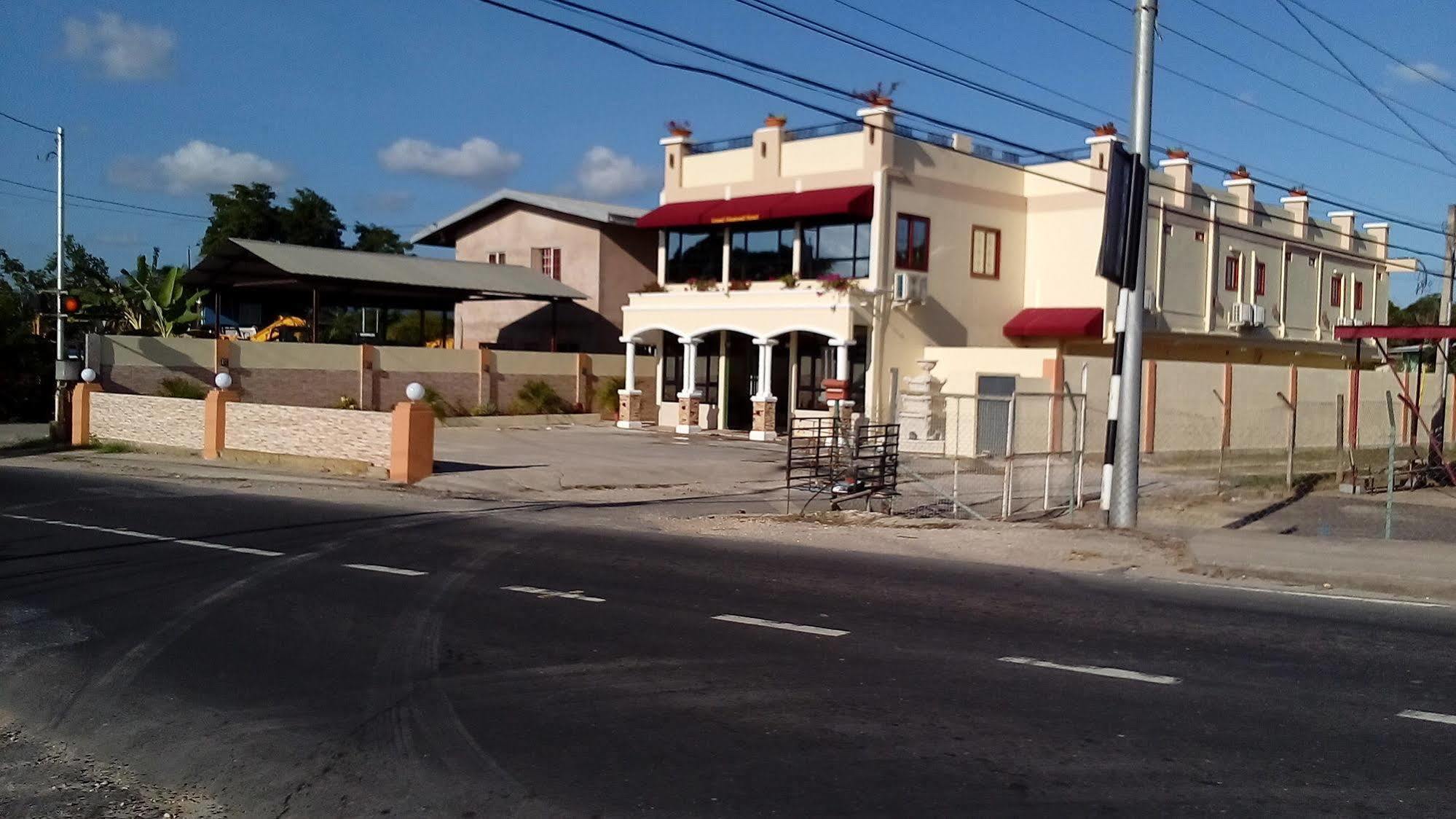 Grand Diamond Hotel Trinidad Piarco Екстериор снимка